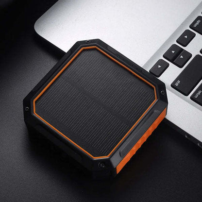 Adventure Solar Charger 10,000 mAh – Integrated Solar Panel & Multi‑Cable Bank for Trekking